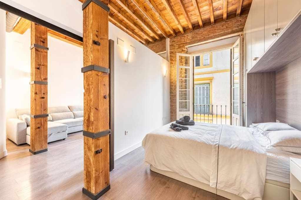 Pineapple Comedias 8 Con Parking Malaga Bagian luar foto