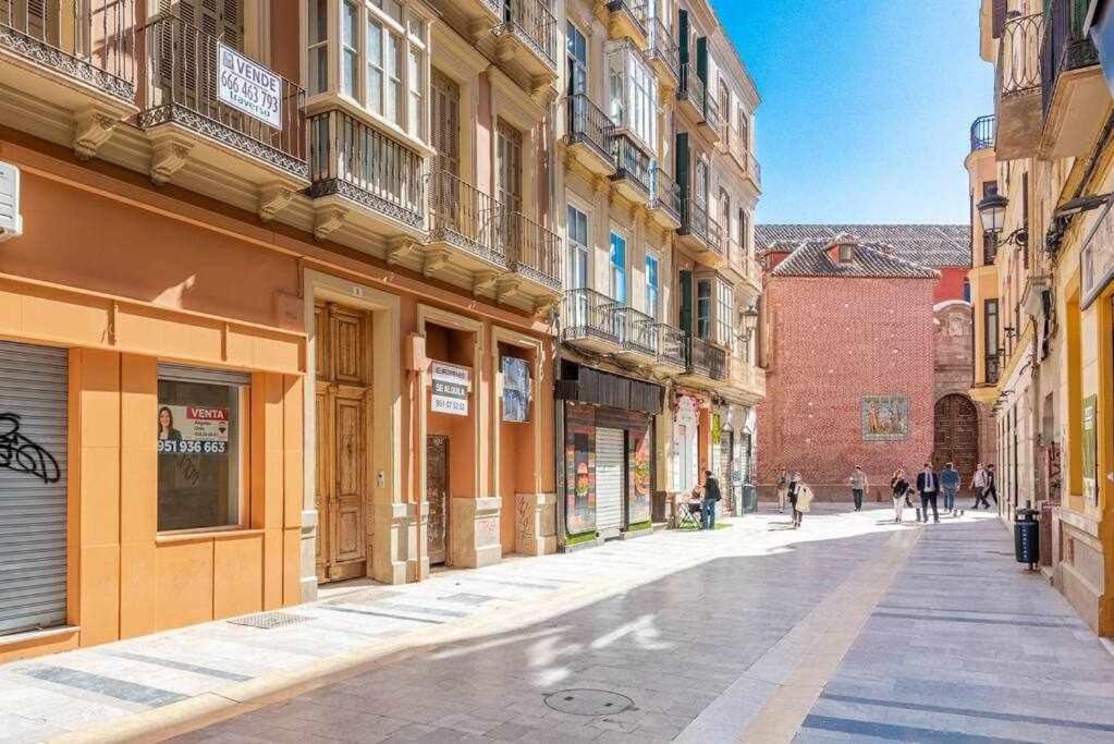 Pineapple Comedias 8 Con Parking Malaga Bagian luar foto
